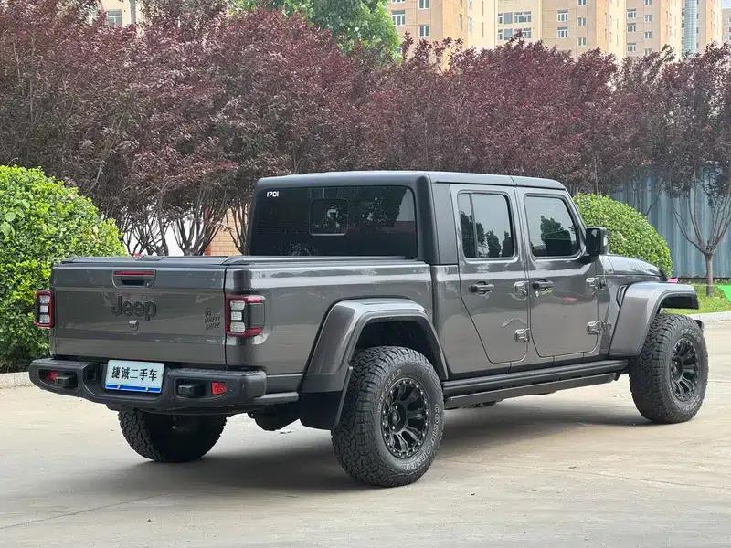 Gladiator 2022 3.6L First Edition — миниатюра 6
