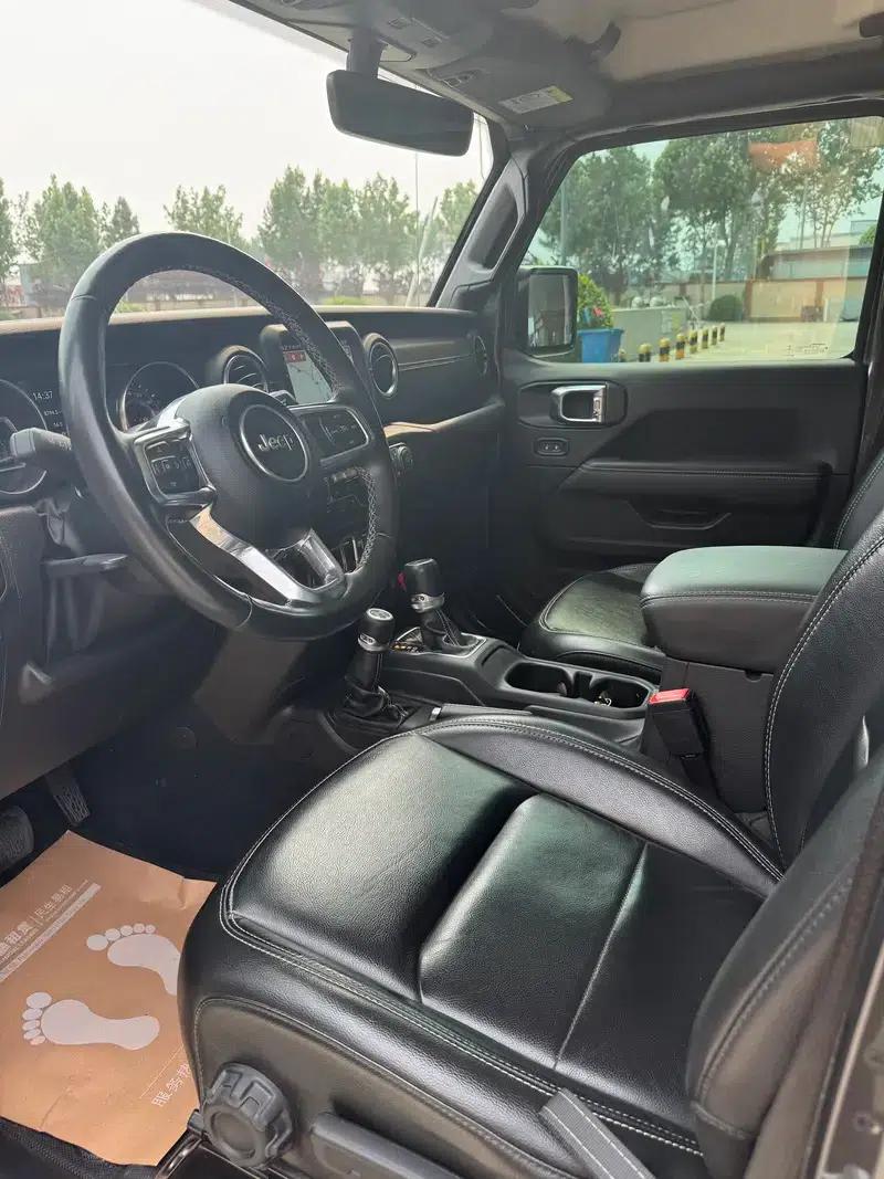 Gladiator 2022 3.6L First Edition — миниатюра 8