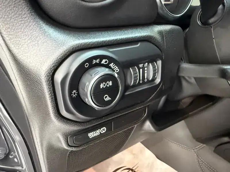 Gladiator 2022 3.6L First Edition — миниатюра 16