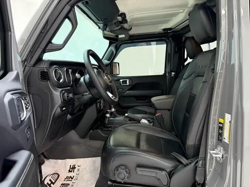 Gladiator 2022 3.6L First Edition — миниатюра 20