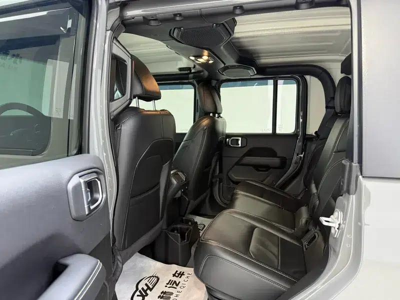 Gladiator 2022 3.6L First Edition — миниатюра 21