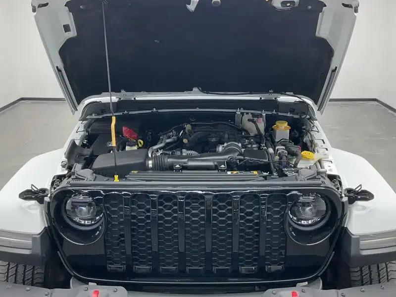 Gladiator 2023 3.6L Overland — миниатюра 10