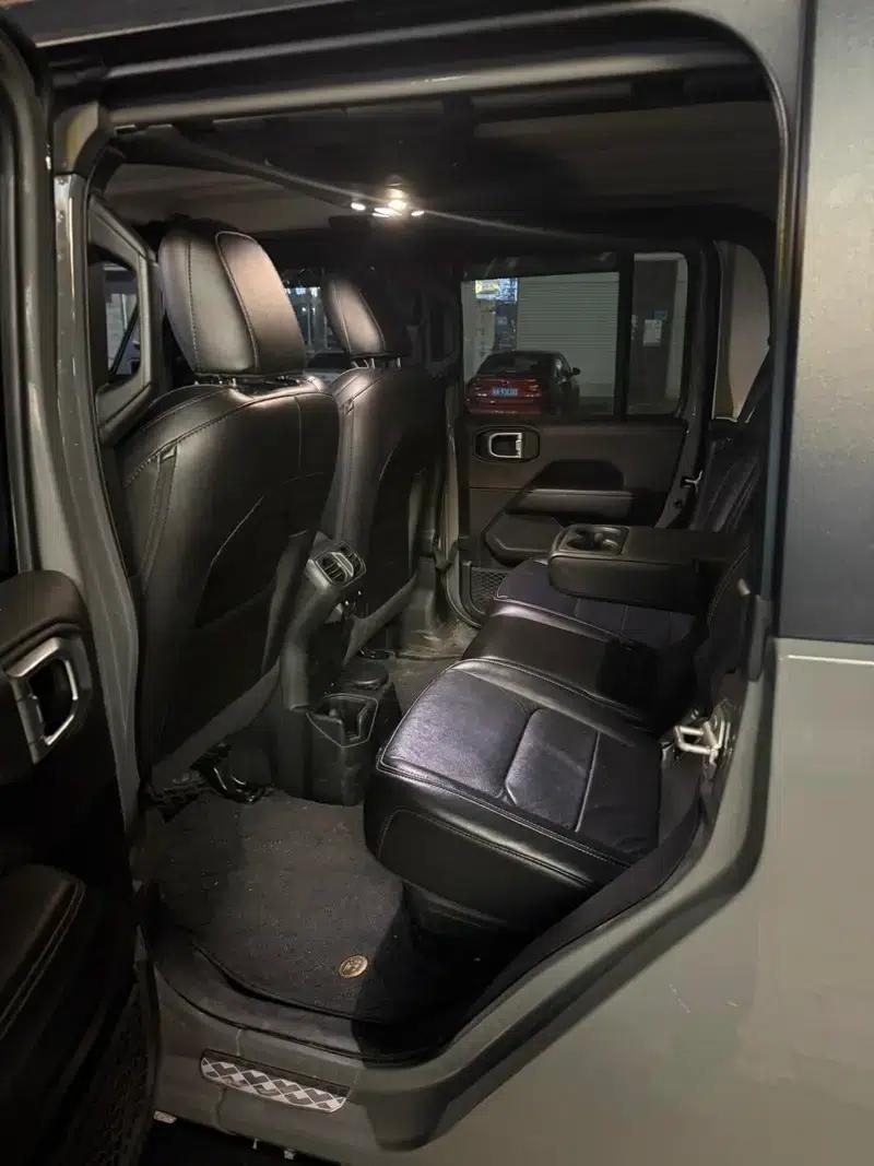 Gladiator 2022 3.6L First Edition — миниатюра 12