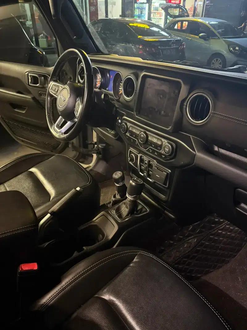 Gladiator 2022 3.6L First Edition — миниатюра 7