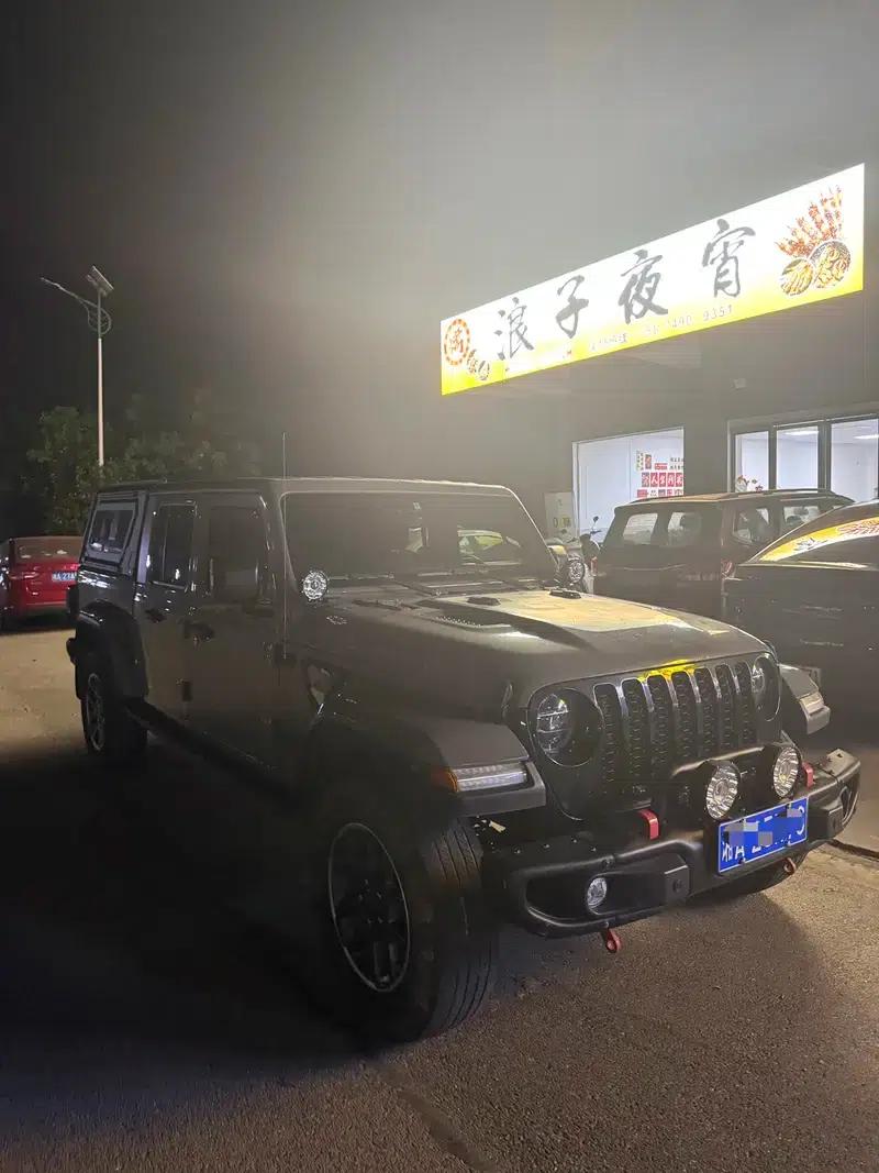 Gladiator 2022 3.6L First Edition — миниатюра 8