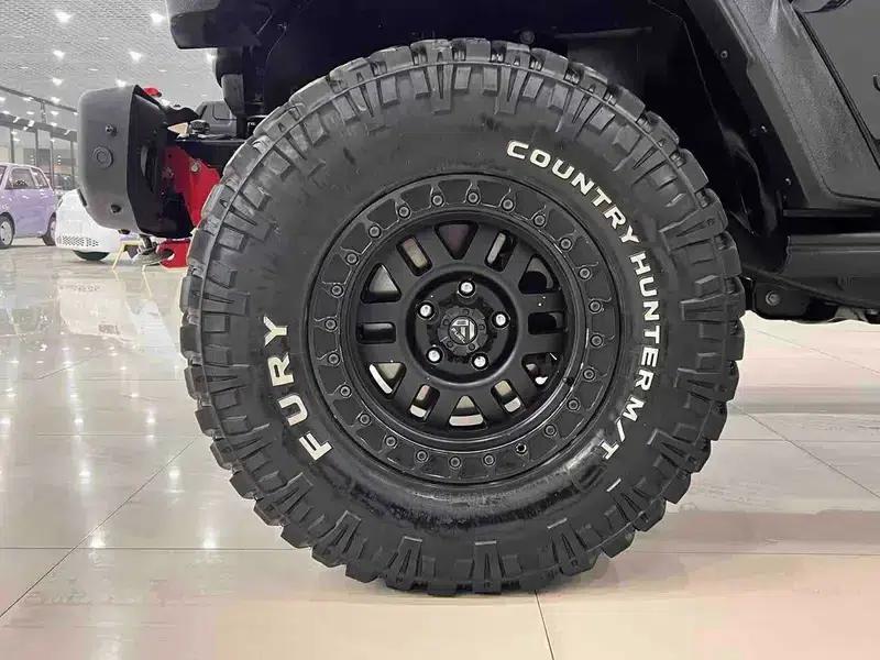Gladiator 2023 3.6L Overland — миниатюра 11