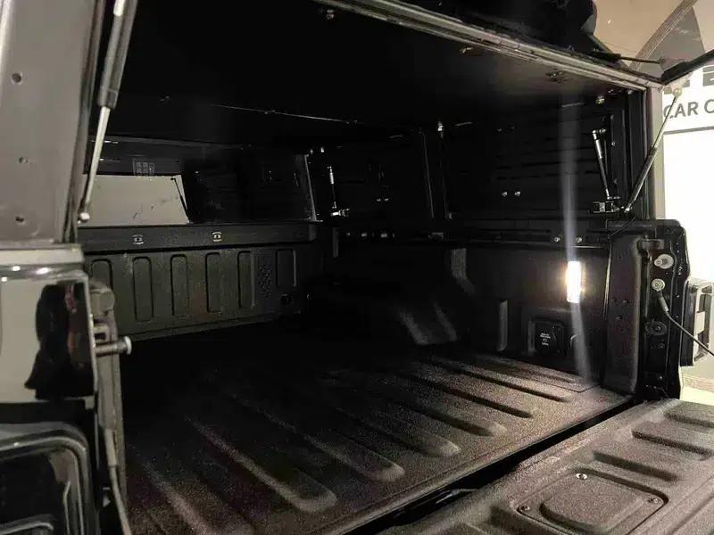 Gladiator 2023 3.6L Overland — миниатюра 13