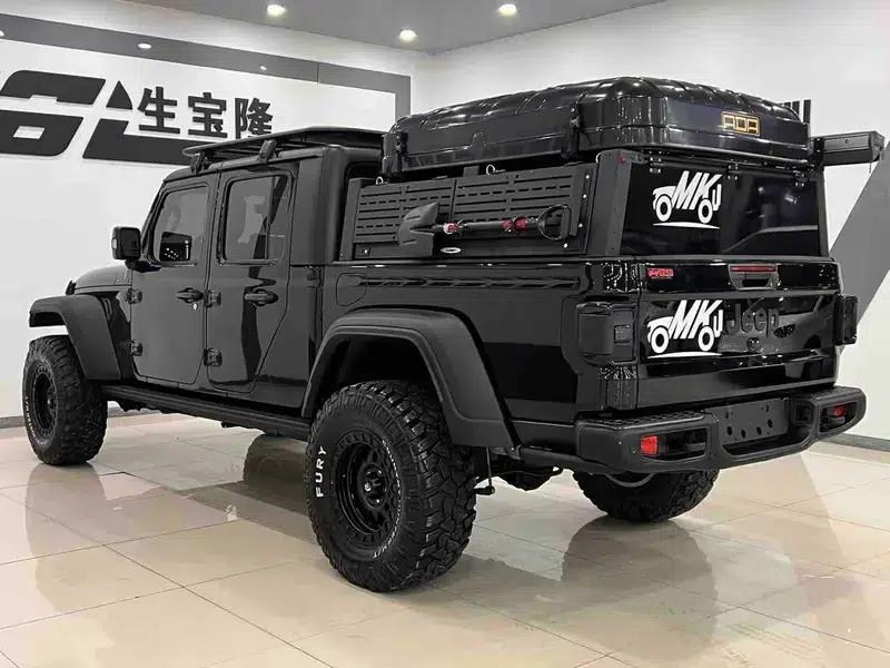 Gladiator 2023 3.6L Overland — миниатюра 4