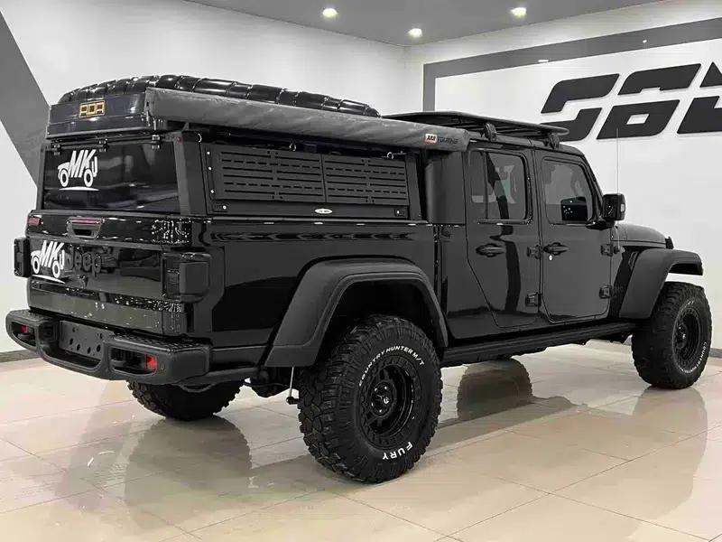 Gladiator 2023 3.6L Overland — миниатюра 6