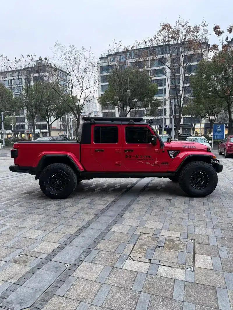 Gladiator 2022 3.6L First Edition — миниатюра 4