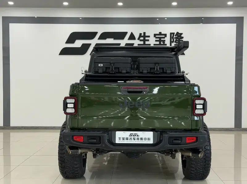 Gladiator 2023 3.6L Overland — миниатюра 5