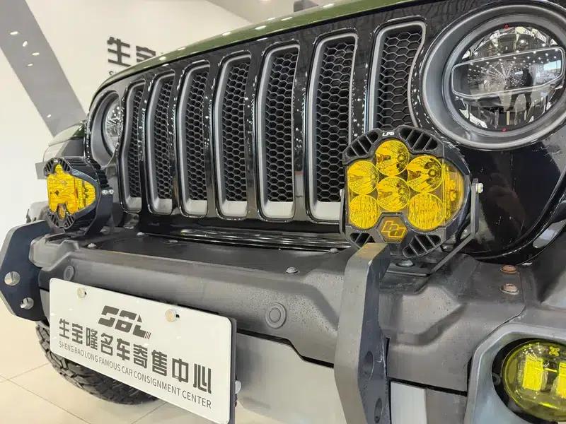 Gladiator 2023 3.6L Overland — миниатюра 10