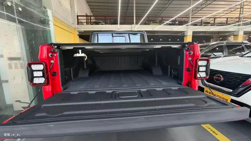 Gladiator 2022 3.6L First Edition — миниатюра 20