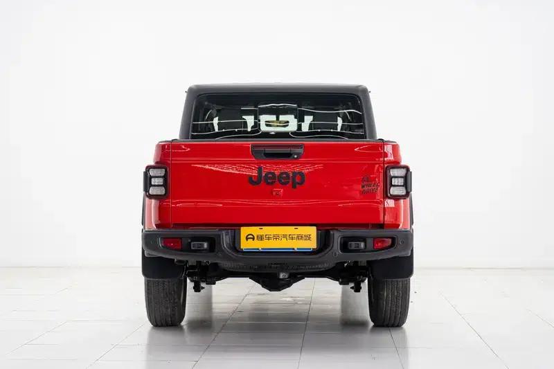 Gladiator 2022 3.6L First Edition — миниатюра 6