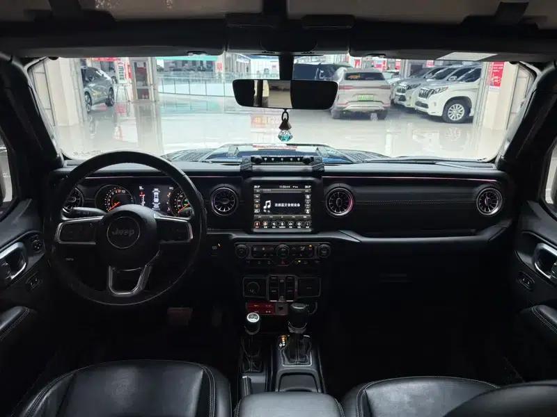 Gladiator 2022 3.6L First Edition — миниатюра 7