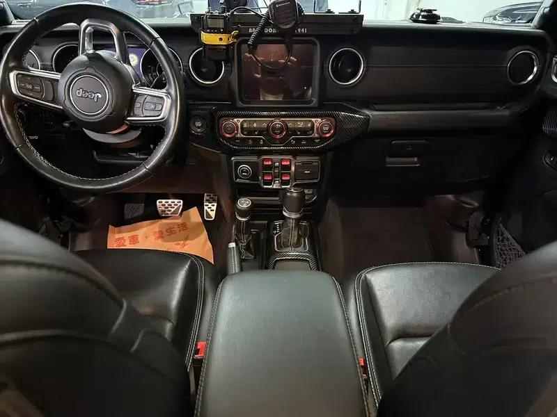 Gladiator 2022 3.6L First Edition — миниатюра 4