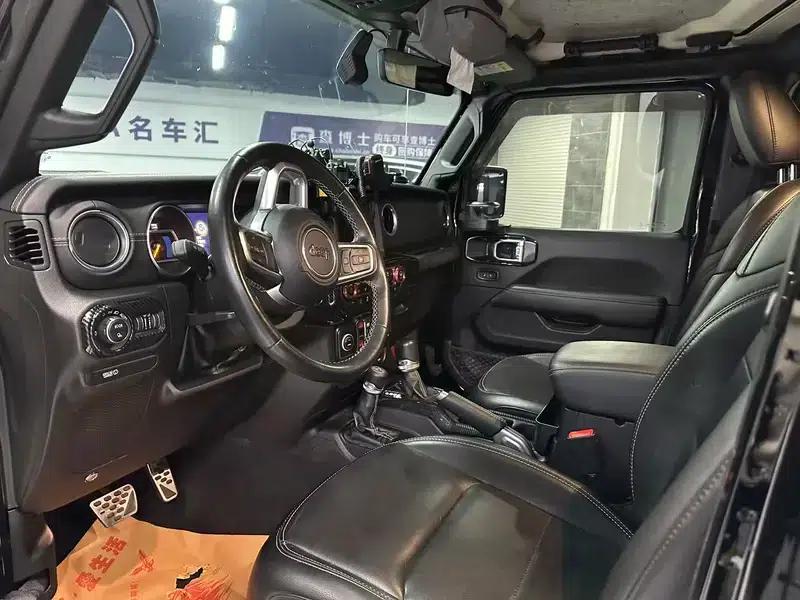 Gladiator 2022 3.6L First Edition — миниатюра 8