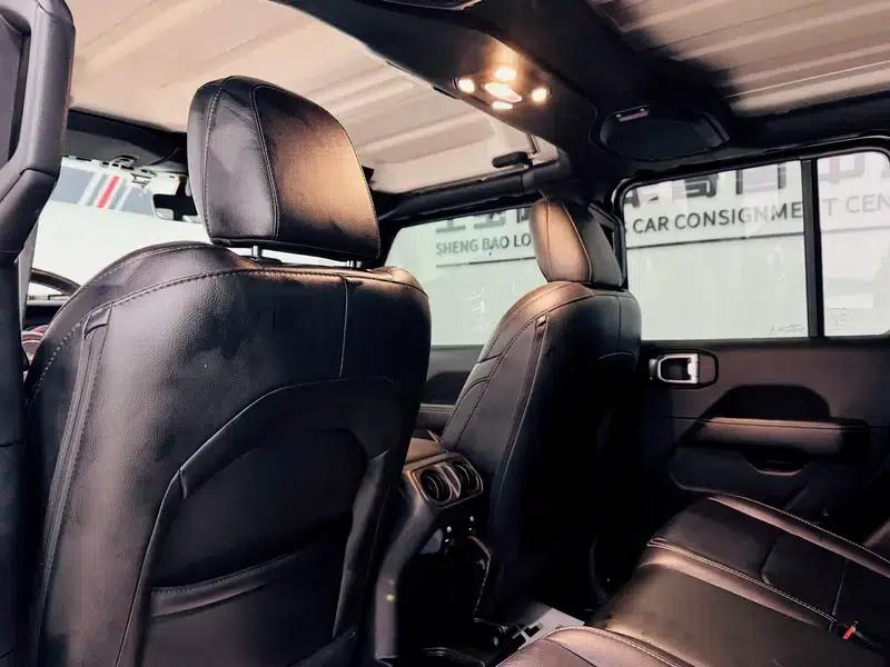 Gladiator 2022 3.6L First Edition — миниатюра 21