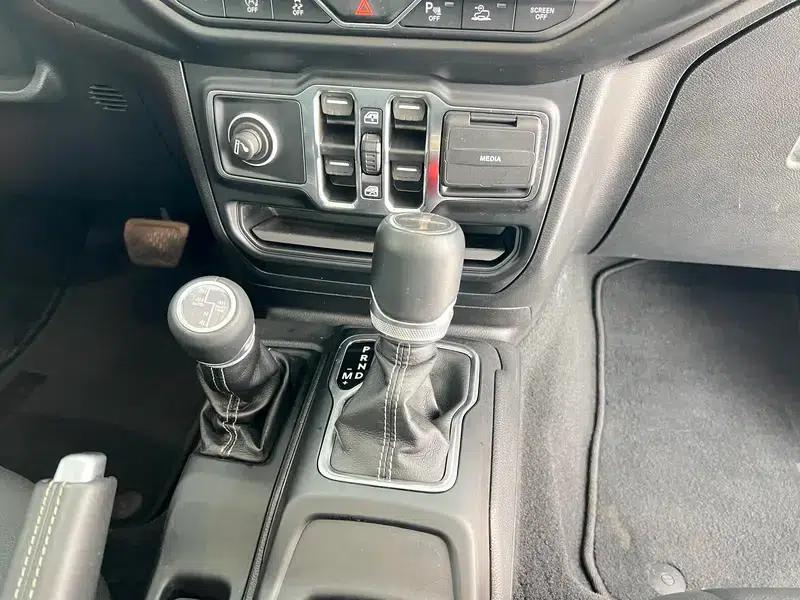 Gladiator 2022 3.6L First Edition — миниатюра 20