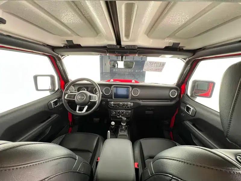 Gladiator 2022 3.6L First Edition — миниатюра 24