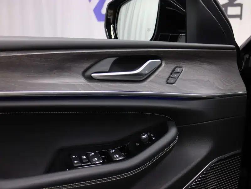 2023 Jeep Grand Cherokee 4xe (Imported) 2.0T Peak Edition — миниатюра 16