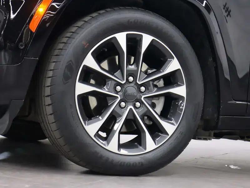 2023 Jeep Grand Cherokee 4xe (Imported) 2.0T Peak Edition — миниатюра 17