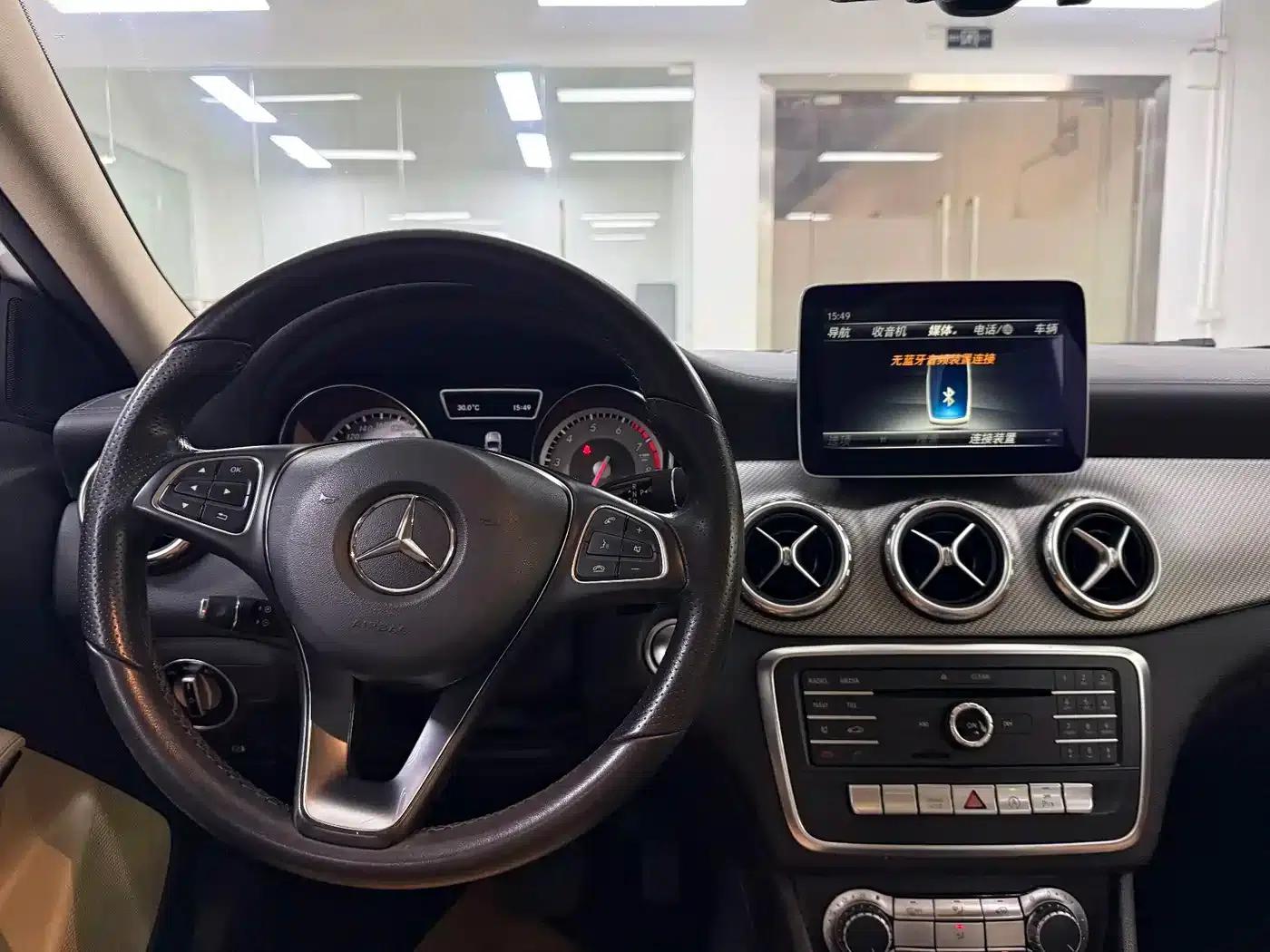2016 Mercedes-Benz GLA 200 Fashion Edition — миниатюра 17