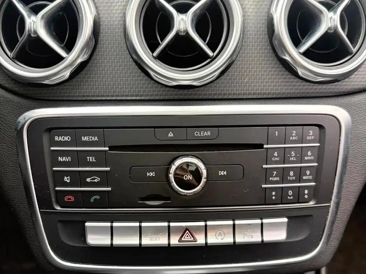2017 Mercedes-Benz GLA 200 Dynamic — миниатюра 17