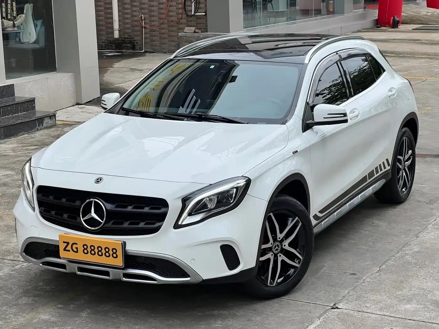 2017 Mercedes-Benz GLA 200 Fashion Edition — миниатюра 1