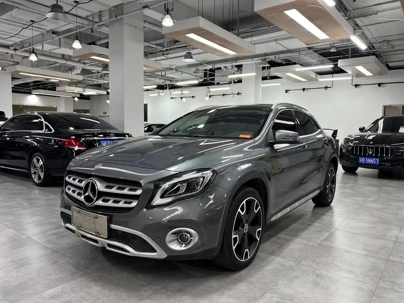 2017 Mercedes-Benz GLA 220 4MATIC Fashion Edition — миниатюра 1