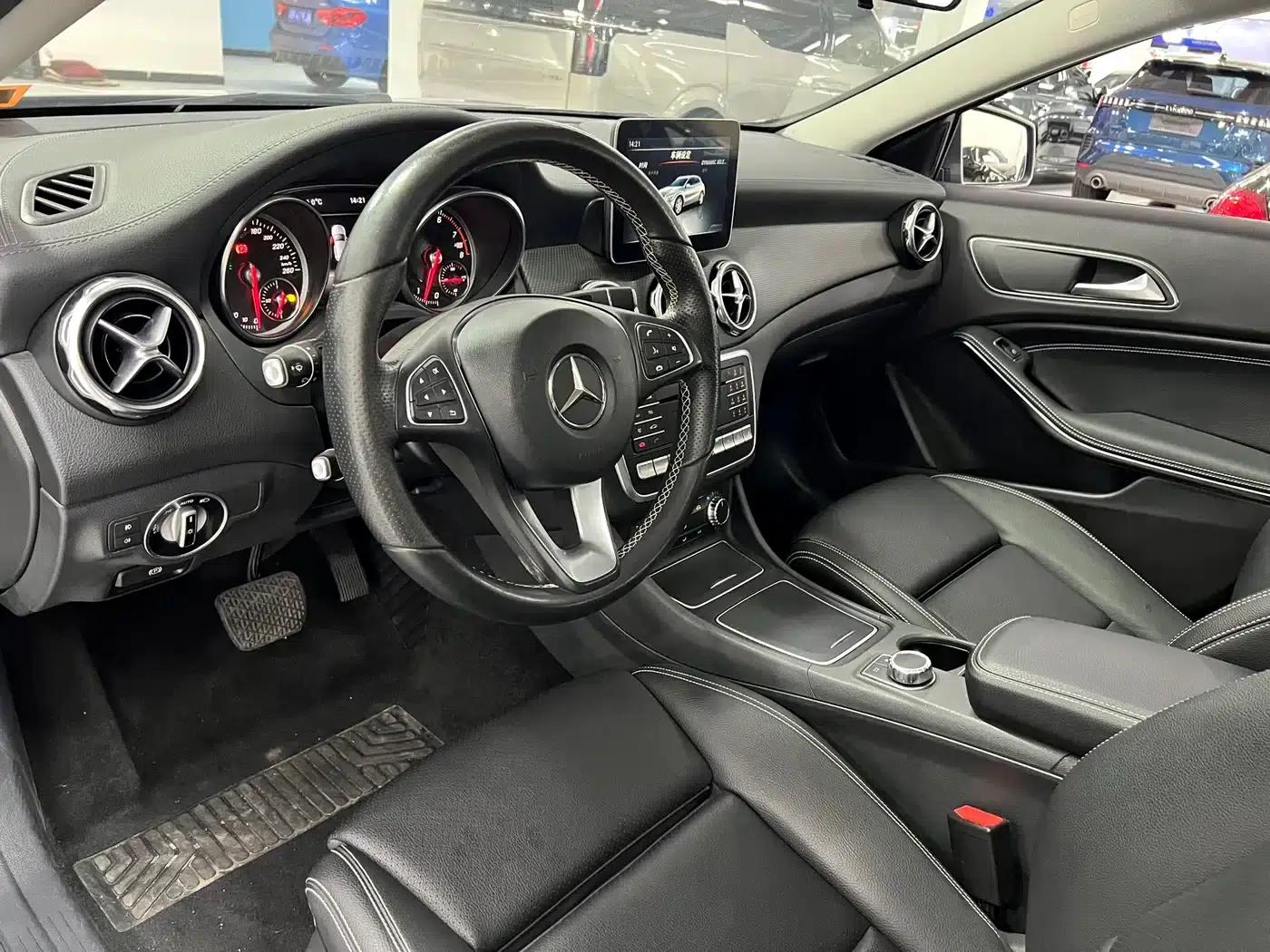 2017 Mercedes-Benz GLA 220 4MATIC Fashion Edition — миниатюра 11