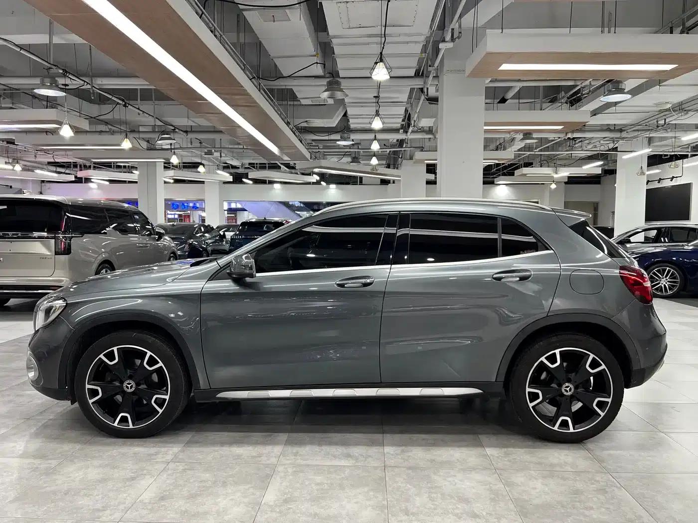 2017 Mercedes-Benz GLA 220 4MATIC Fashion Edition — миниатюра 4