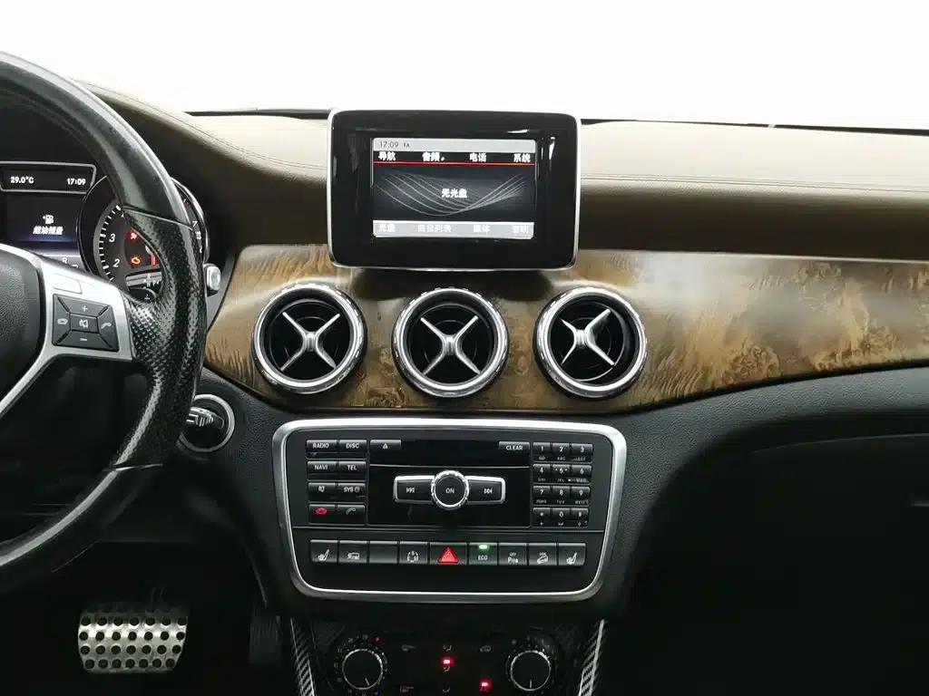 Imported Mercedes-Benz GLA 2015 GLA 260 4MATIC — миниатюра 12