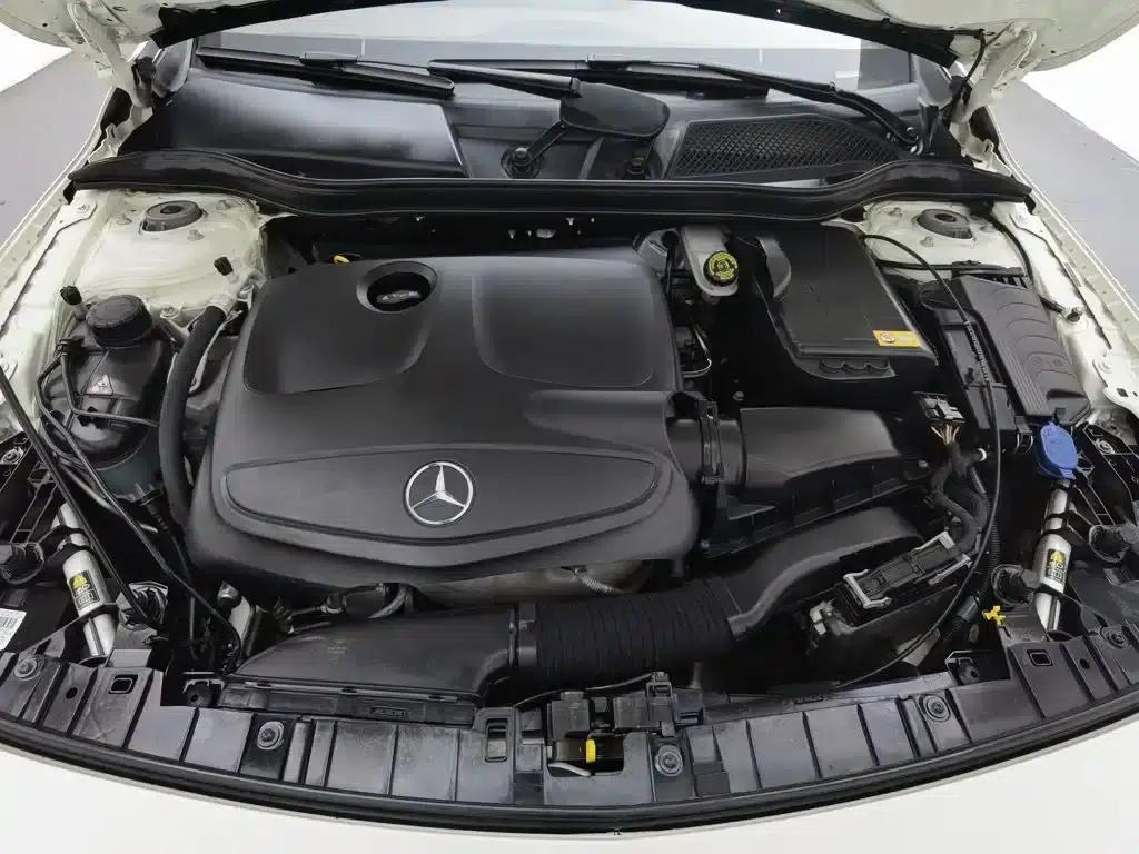 Imported Mercedes-Benz GLA 2015 GLA 260 4MATIC — миниатюра 6