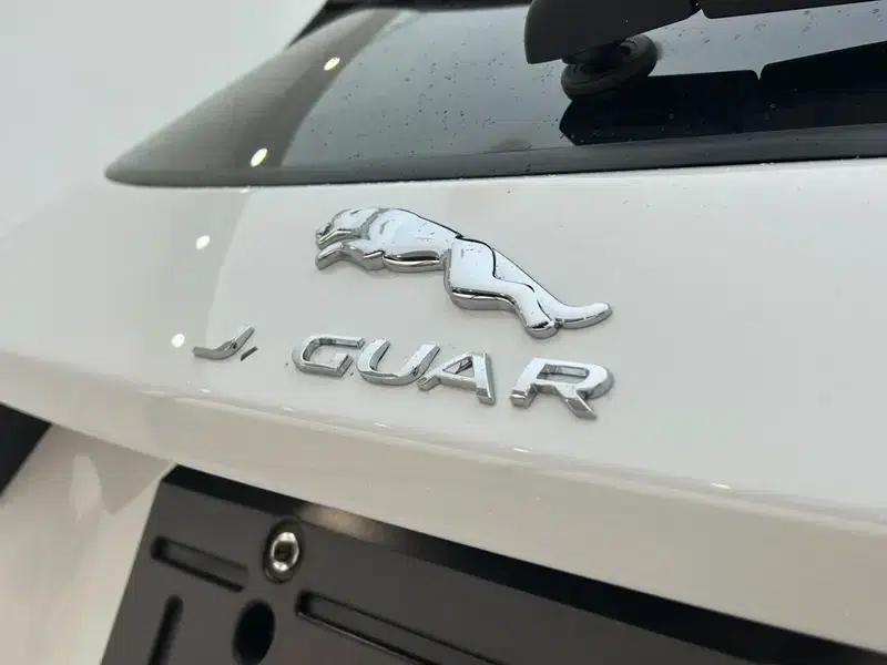 Jaguar E-PACE 2018 P200 First Edition Limited Edition (China VI Emission Standard) — миниатюра 17