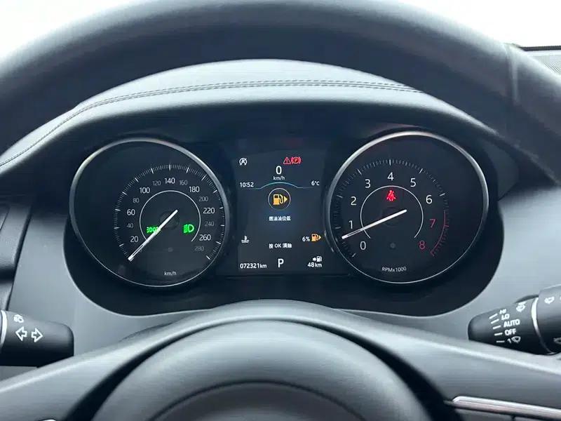 Jaguar E-PACE 2018 P200 First Edition Limited Edition (China VI Emission Standard) — миниатюра 24