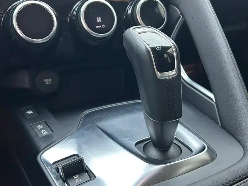Jaguar E-PACE 2018 P200 First Edition Limited Edition (China VI Emission Standard) — миниатюра 26