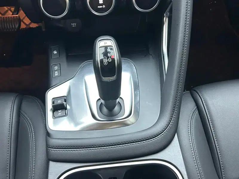 Jaguar E-PACE 2018 P200 First Edition Limited Edition (China VI Emission Standard) — миниатюра 30
