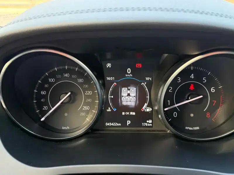 Jaguar E-PACE 2018 P250 S — миниатюра 9
