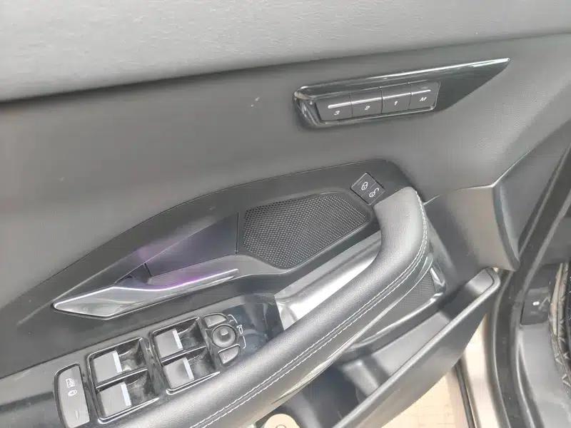 2018 Jaguar E-PACE P250 SE — миниатюра 9