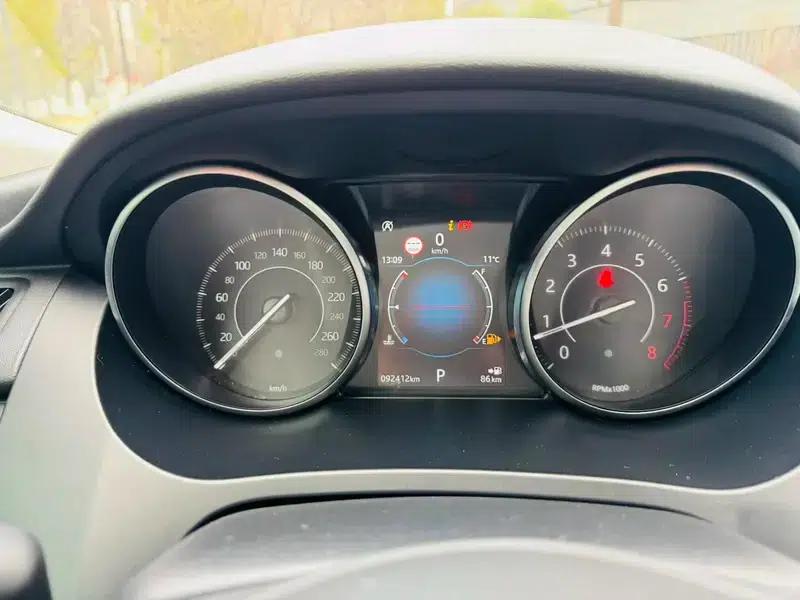 Jaguar E-PACE 2018 P200 — миниатюра 13