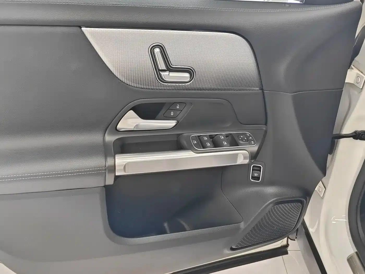 2021 Mercedes-Benz GLB 180 Fashion Edition — миниатюра 4