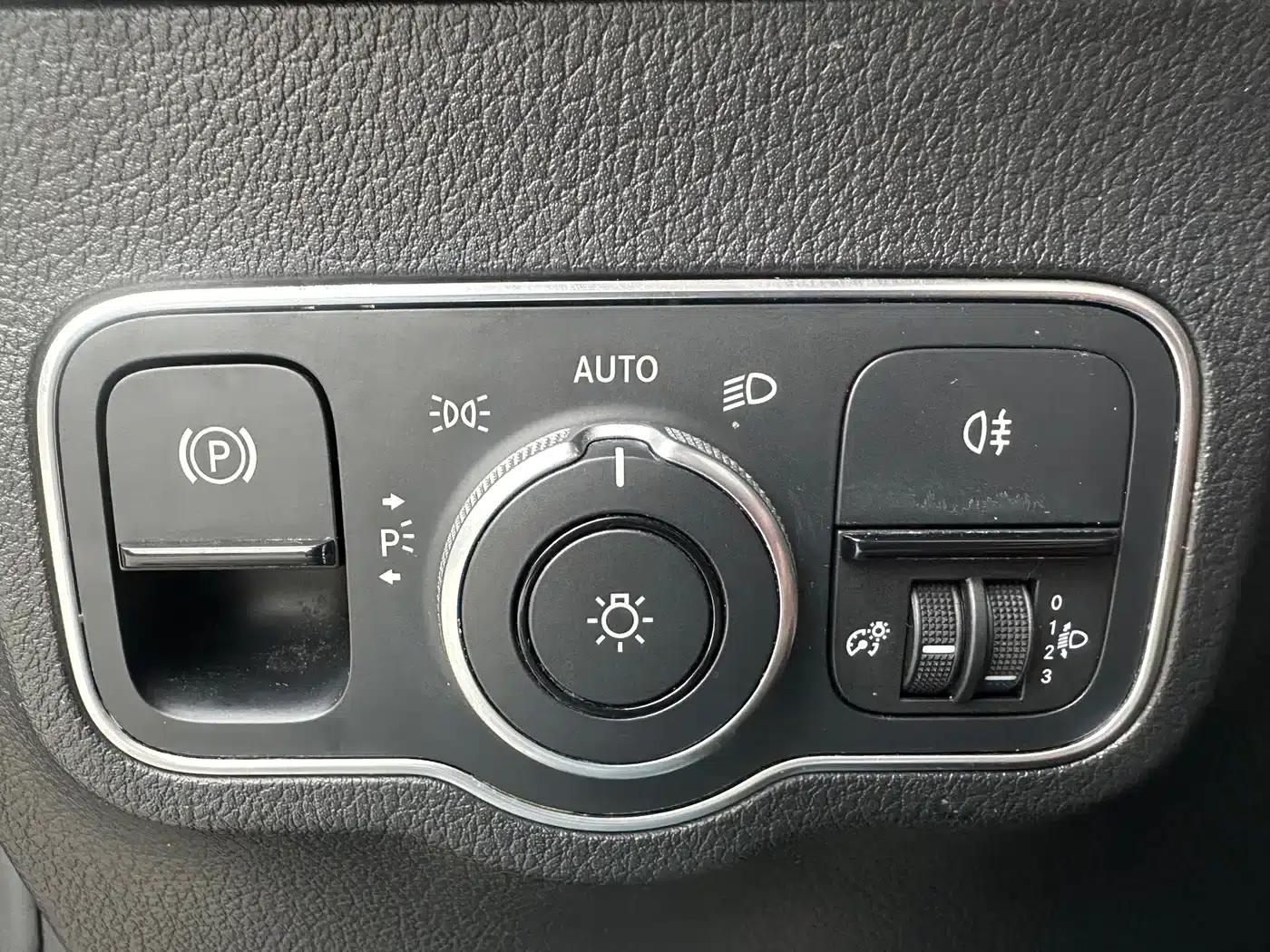 2021 Mercedes-Benz GLB 180 Dynamic — миниатюра 12