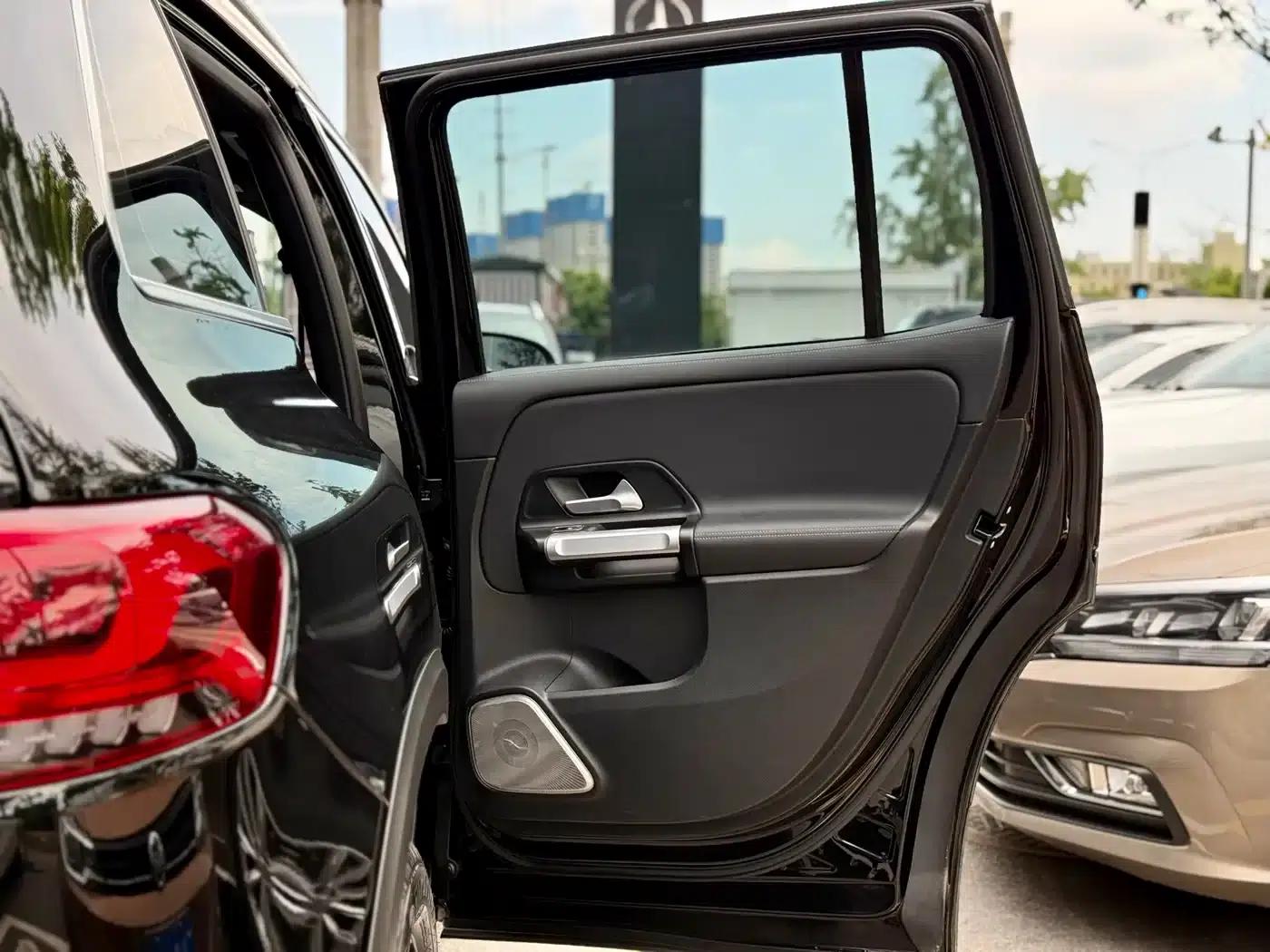 2023 Mercedes-Benz GLB 220 Fashion Edition — миниатюра 30