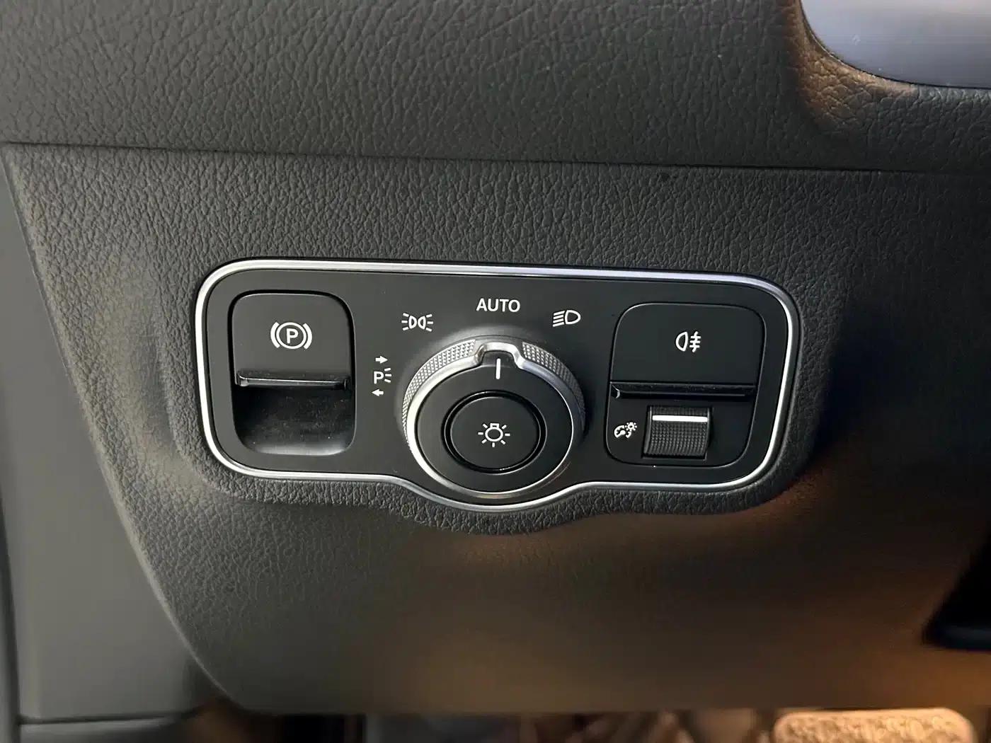 Mercedes-Benz GLB 2020 Facelift GLB 200 Dynamic — миниатюра 15