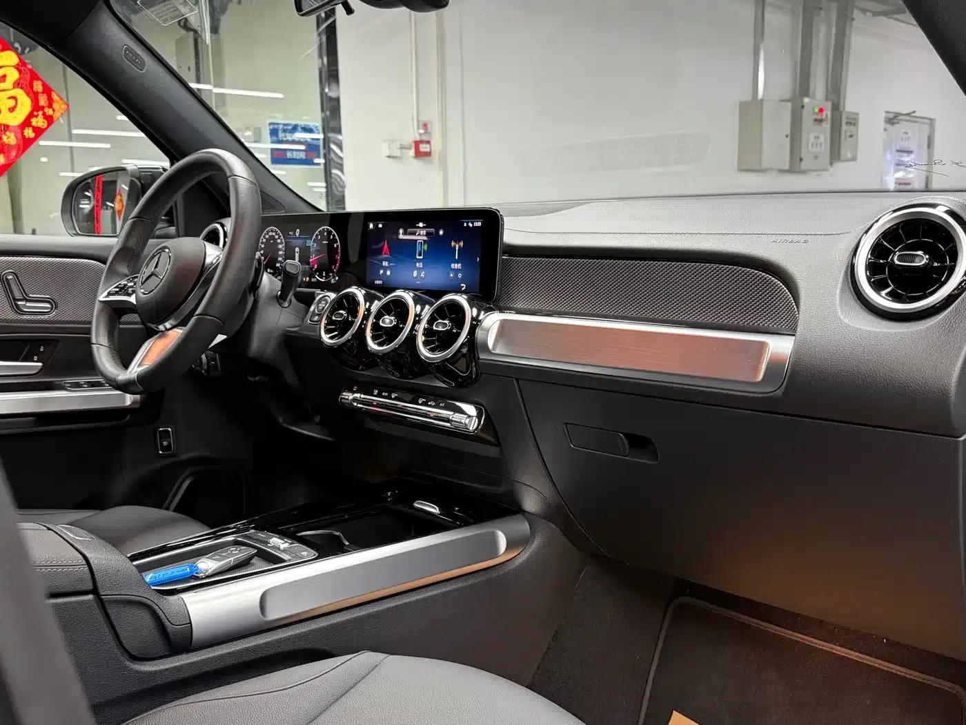 Mercedes-Benz GLB 2024 Fashion Edition — миниатюра 13