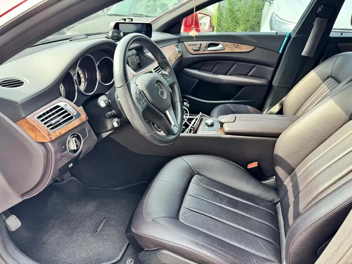 2012 Mercedes-Benz CLS 300 CGI — миниатюра 11