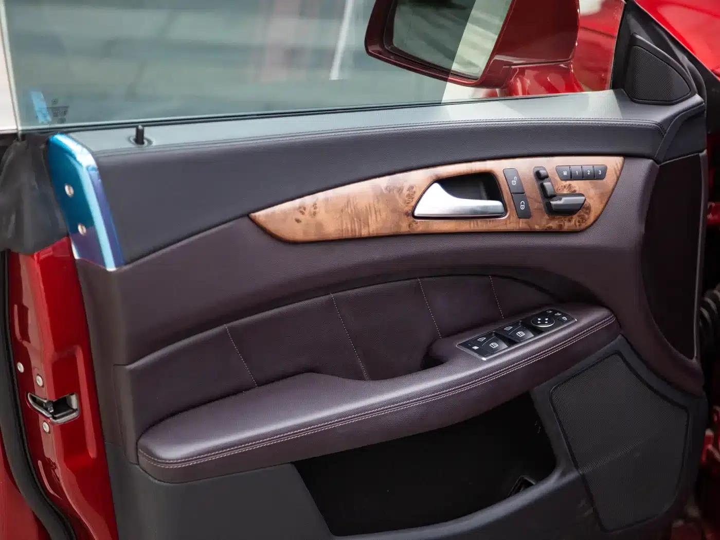 2012 Mercedes-Benz CLS 300 CGI — миниатюра 5