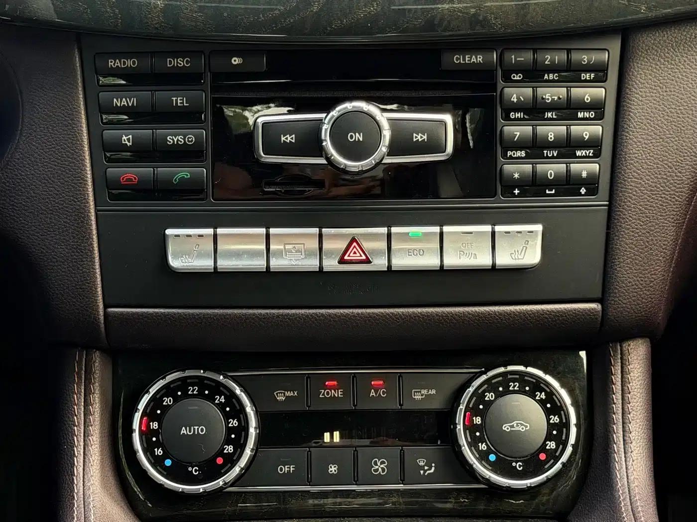 2012 Mercedes-Benz CLS 300 CGI — миниатюра 11