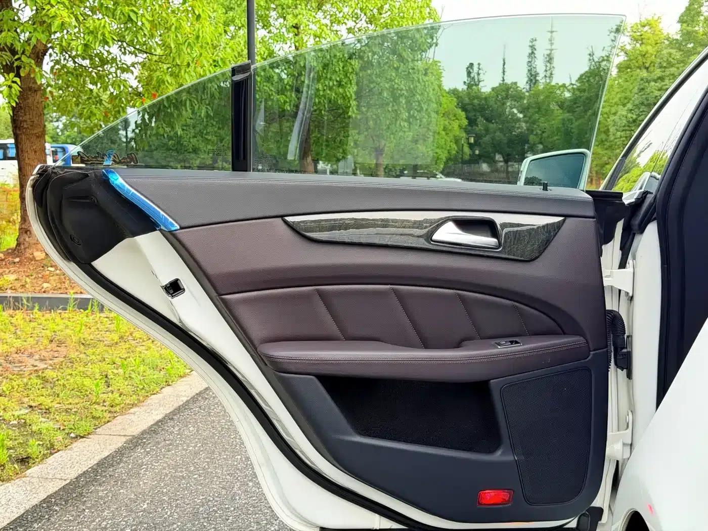 2012 Mercedes-Benz CLS 300 CGI — миниатюра 15